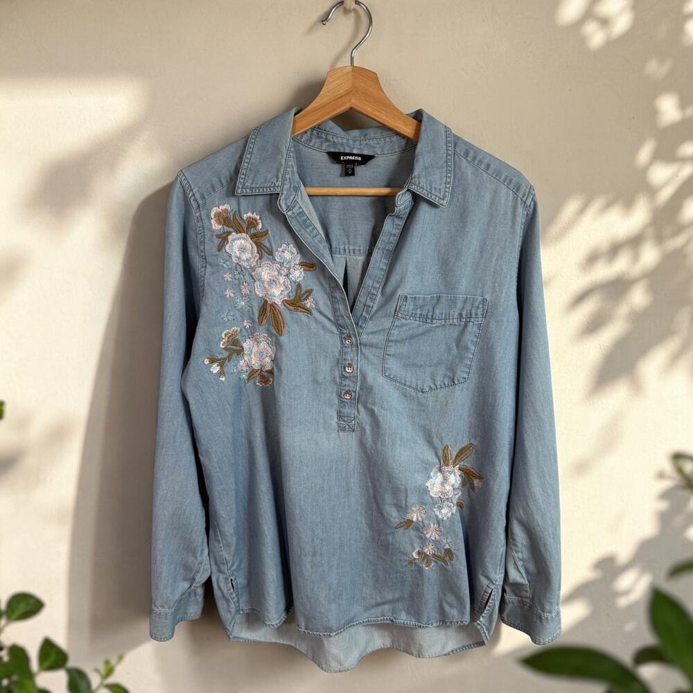 Express Women's Medium Light Blue Chambray L/S Blouse Top Floral Embroidery